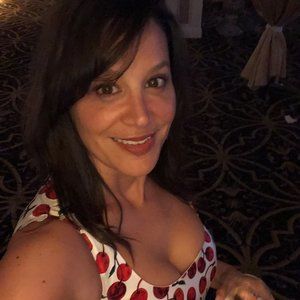 Meet your Posher, Shana